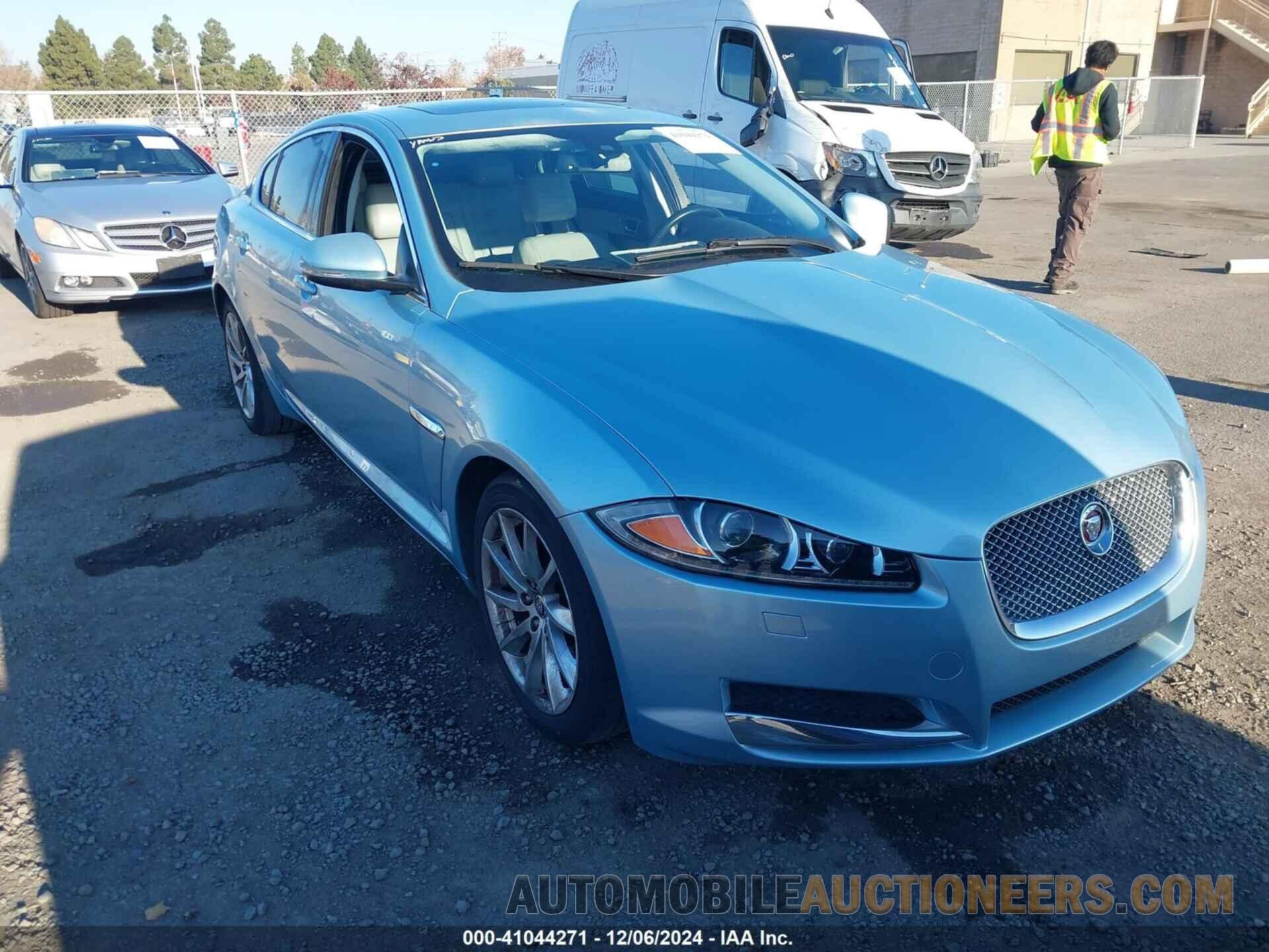 SAJWA0FB4CLS28703 JAGUAR XF 2012