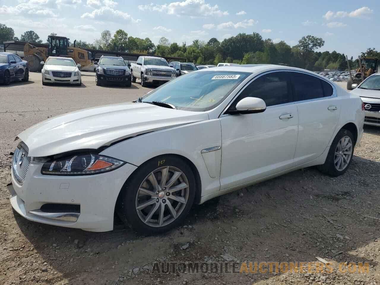 SAJWA0FS0FPU74113 JAGUAR XF 2015