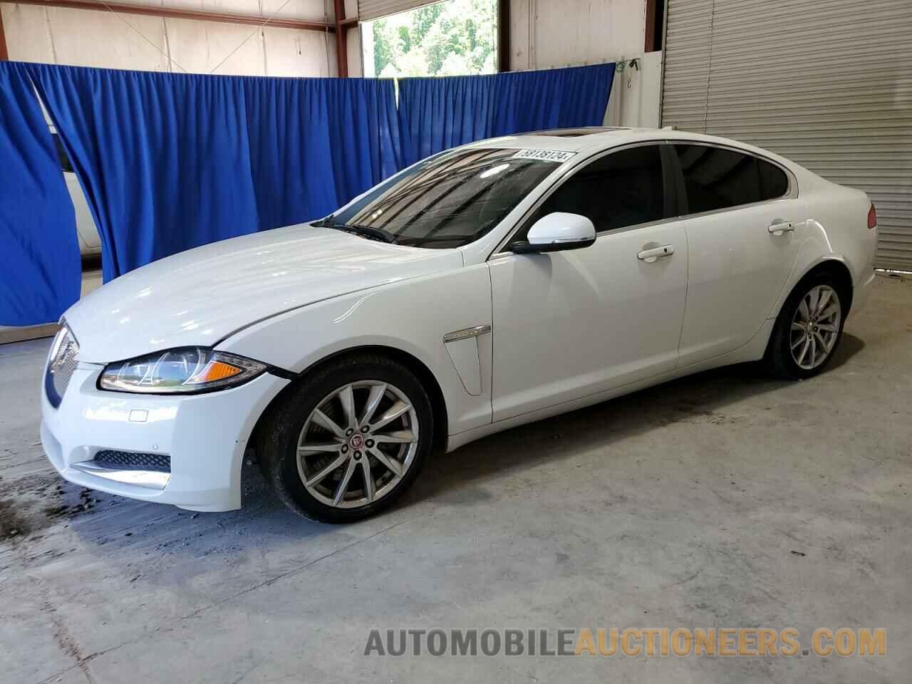 SAJWA0FS0FPU88142 JAGUAR XF 2015