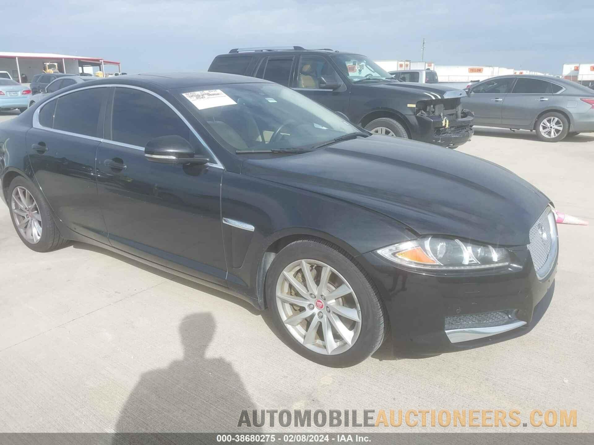 SAJWA0FS5FPU64256 JAGUAR XF 2015