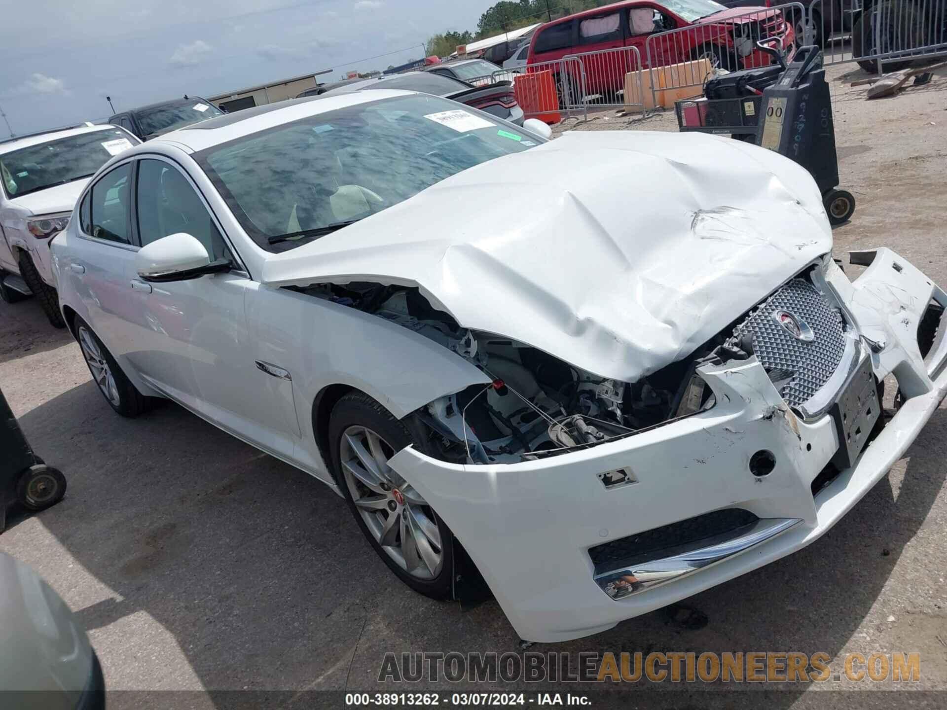 SAJWA0FS5FPU69957 JAGUAR XF 2015