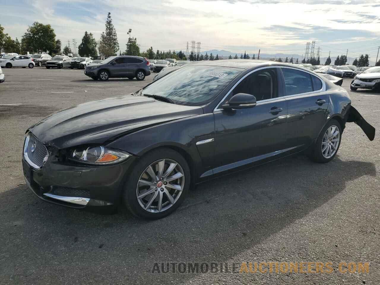 SAJWA0FS8FPU83402 JAGUAR XF 2015