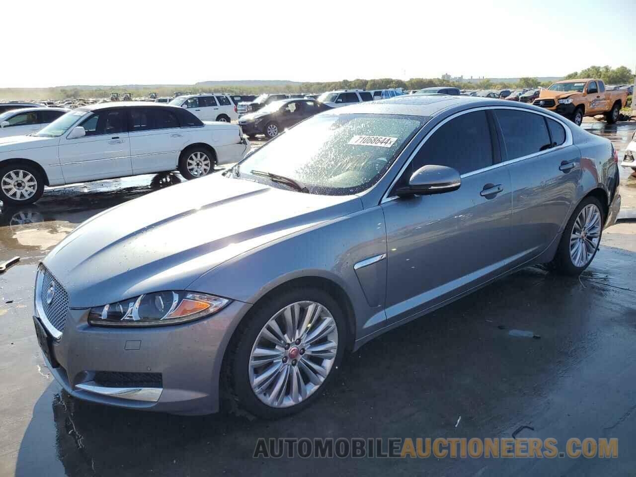 SAJWA0FS9FPU59612 JAGUAR XF 2015