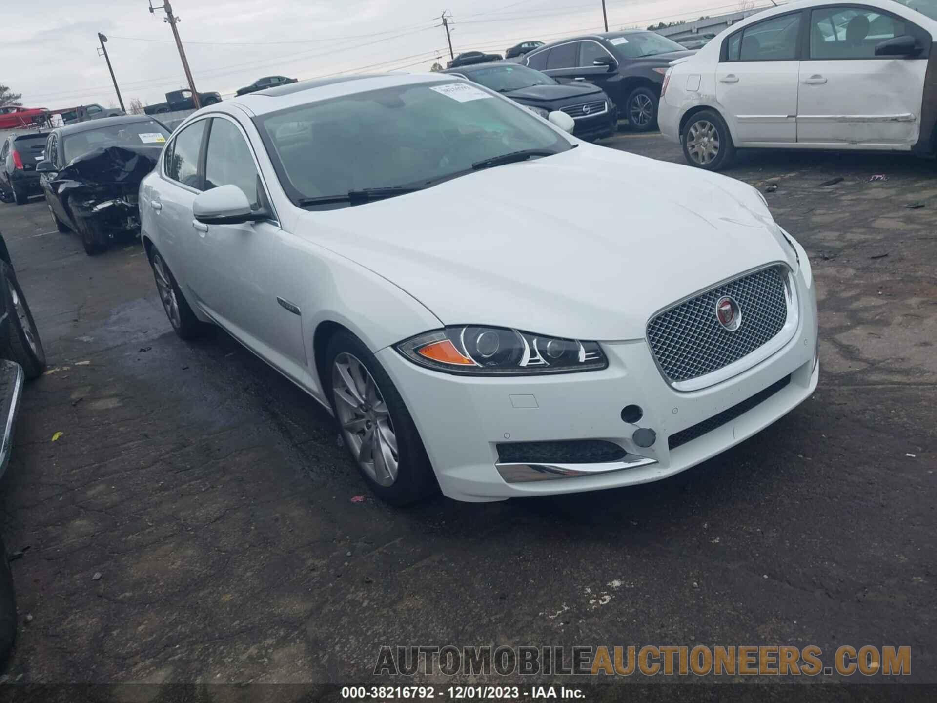 SAJWA0FSXFPU78900 JAGUAR XF 2015