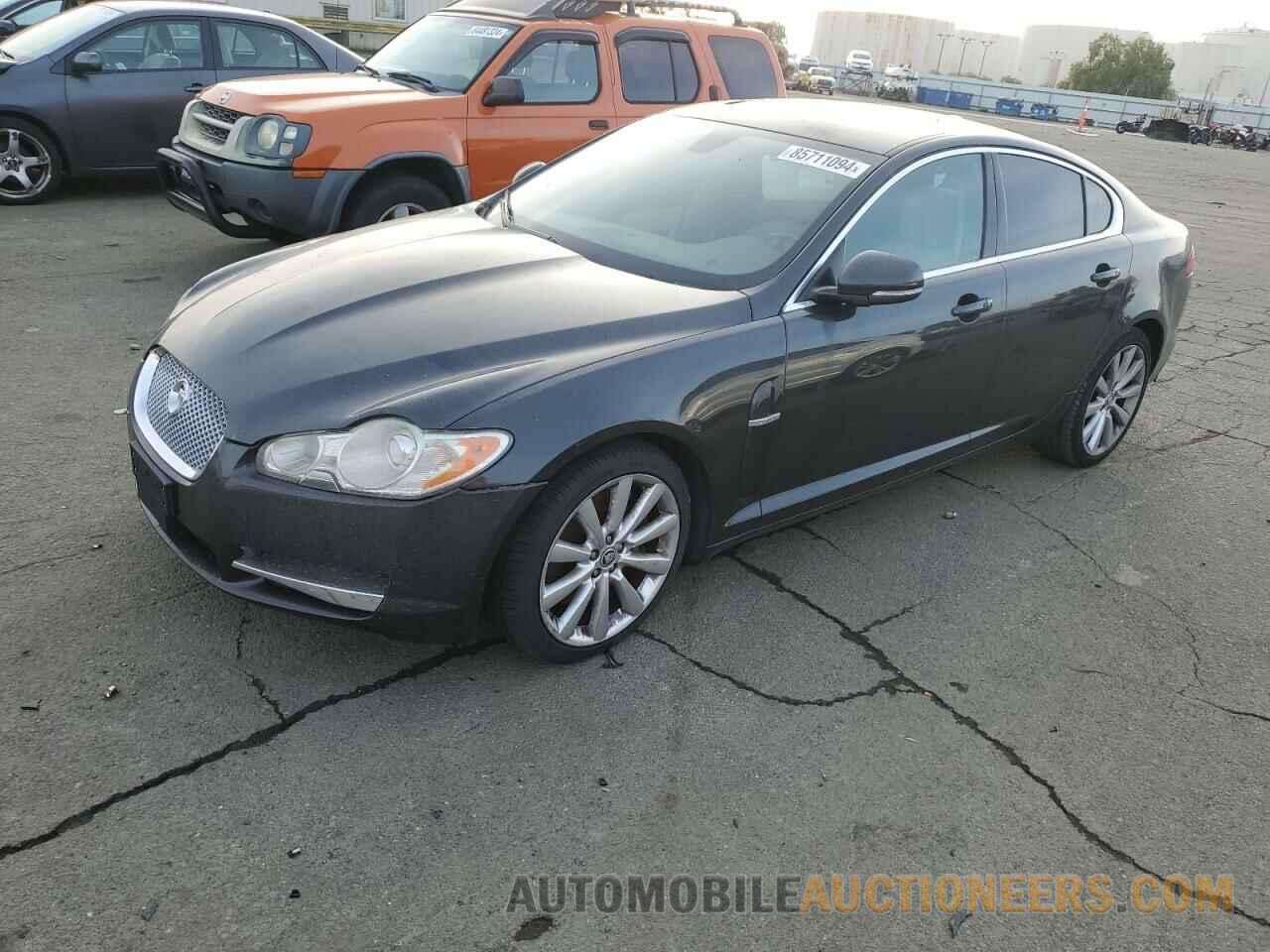 SAJWA0GB8BLS01386 JAGUAR XF 2011