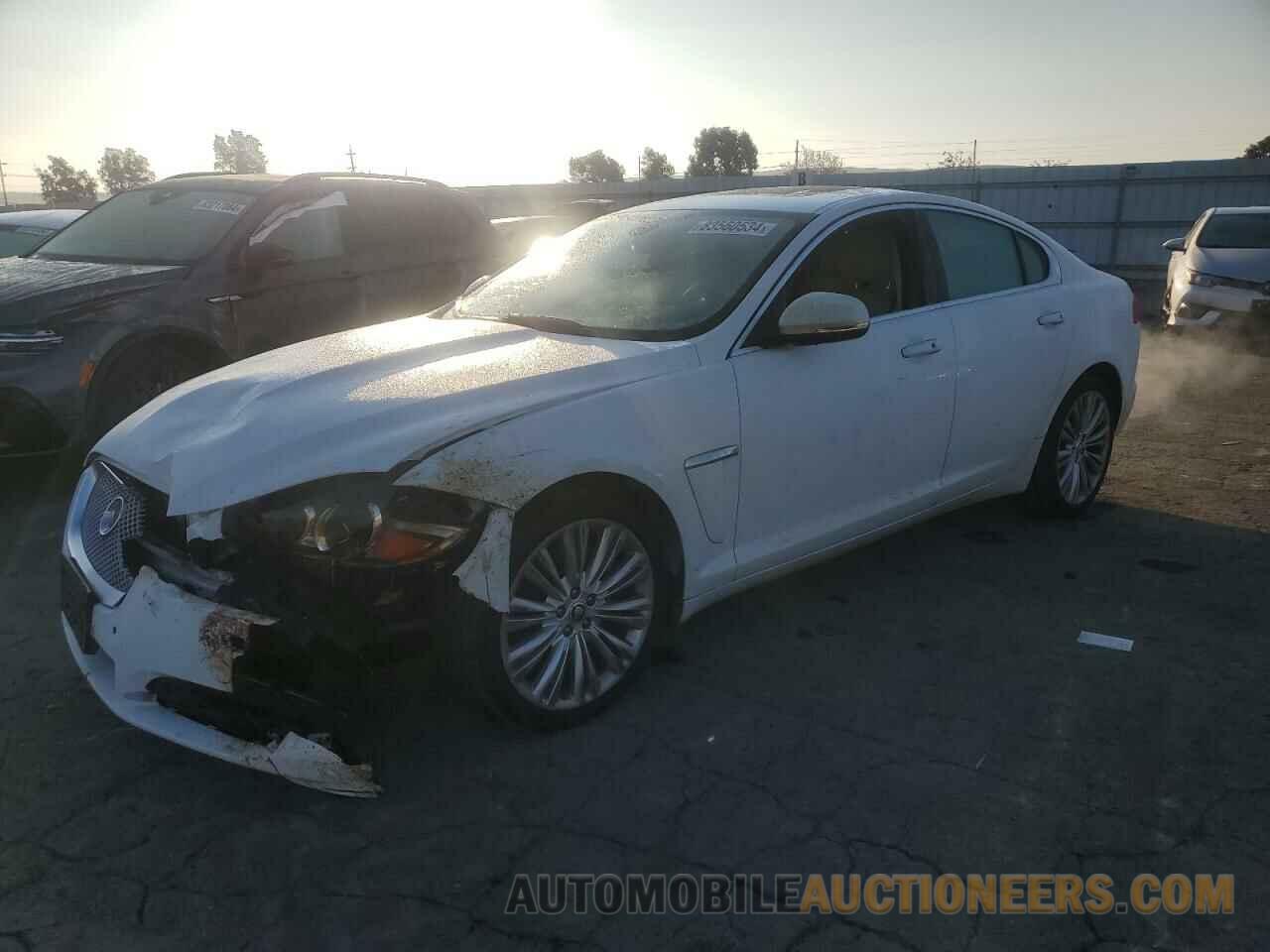 SAJWA0HBXCLS36818 JAGUAR XF 2012