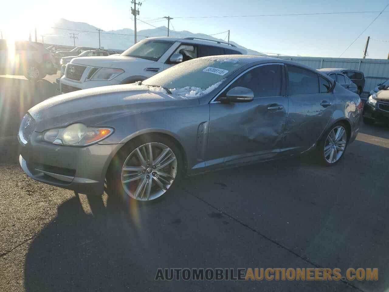 SAJWA0HE3BMR87424 JAGUAR XF 2011