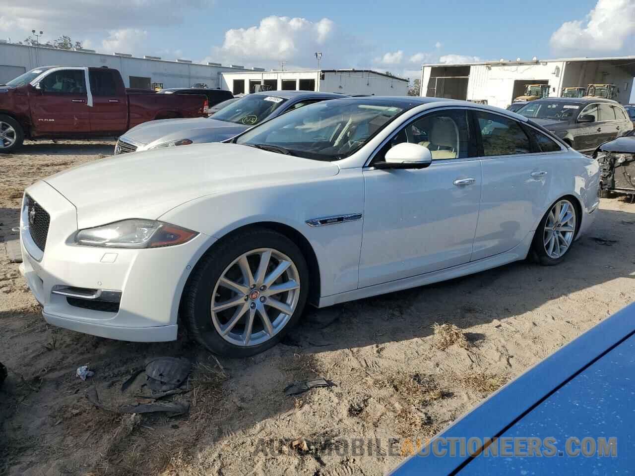 SAJWA1C77G8V92015 JAGUAR XJ 2016