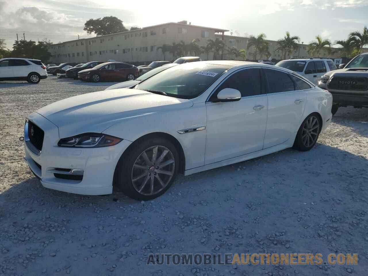 SAJWA1C77J8W14750 JAGUAR XJ 2018