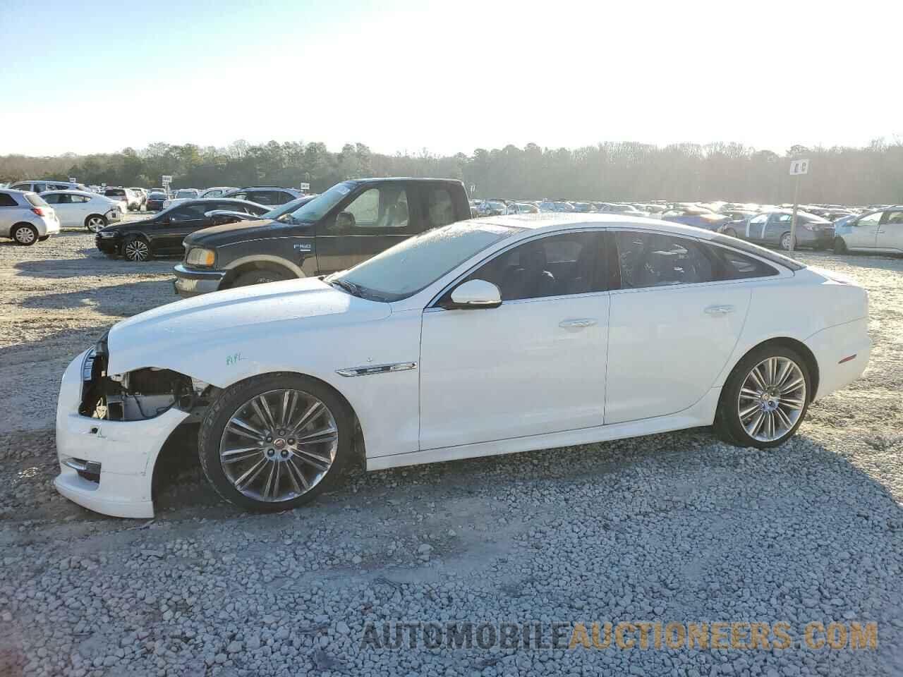 SAJWA1C78G8V99121 JAGUAR XJ 2016