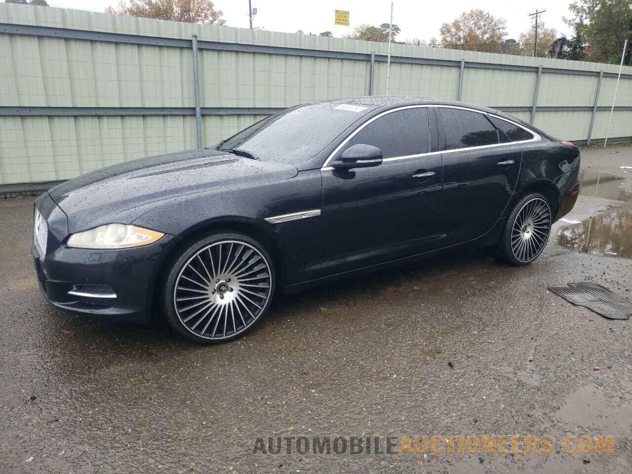 SAJWA1CB3CLV37864 JAGUAR XJ 2012