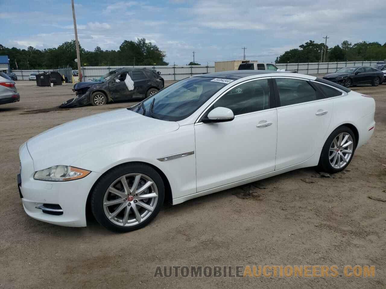 SAJWA1CZ9F8V82974 JAGUAR XJ 2015