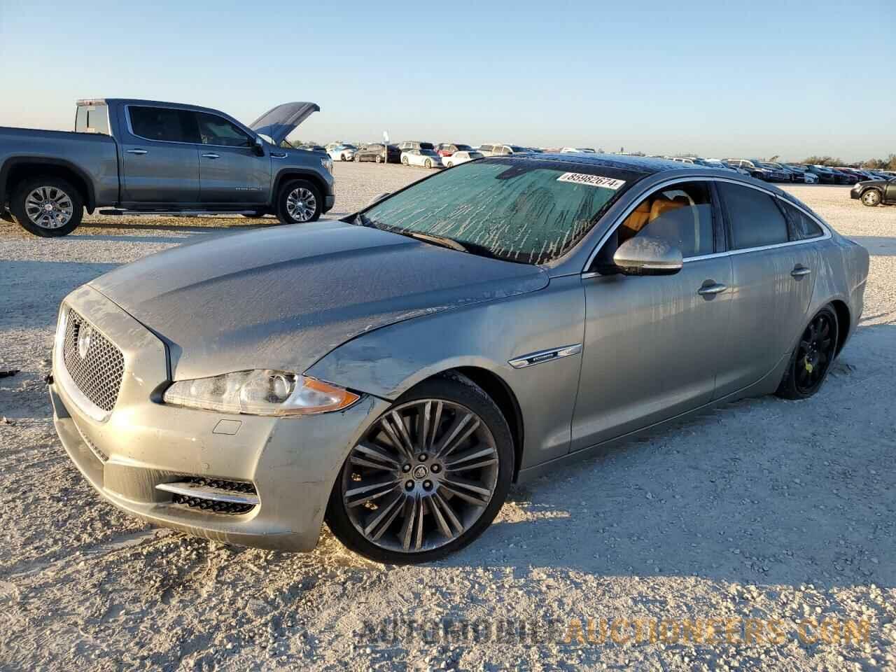 SAJWA1GE4BMV02697 JAGUAR XJ 2011