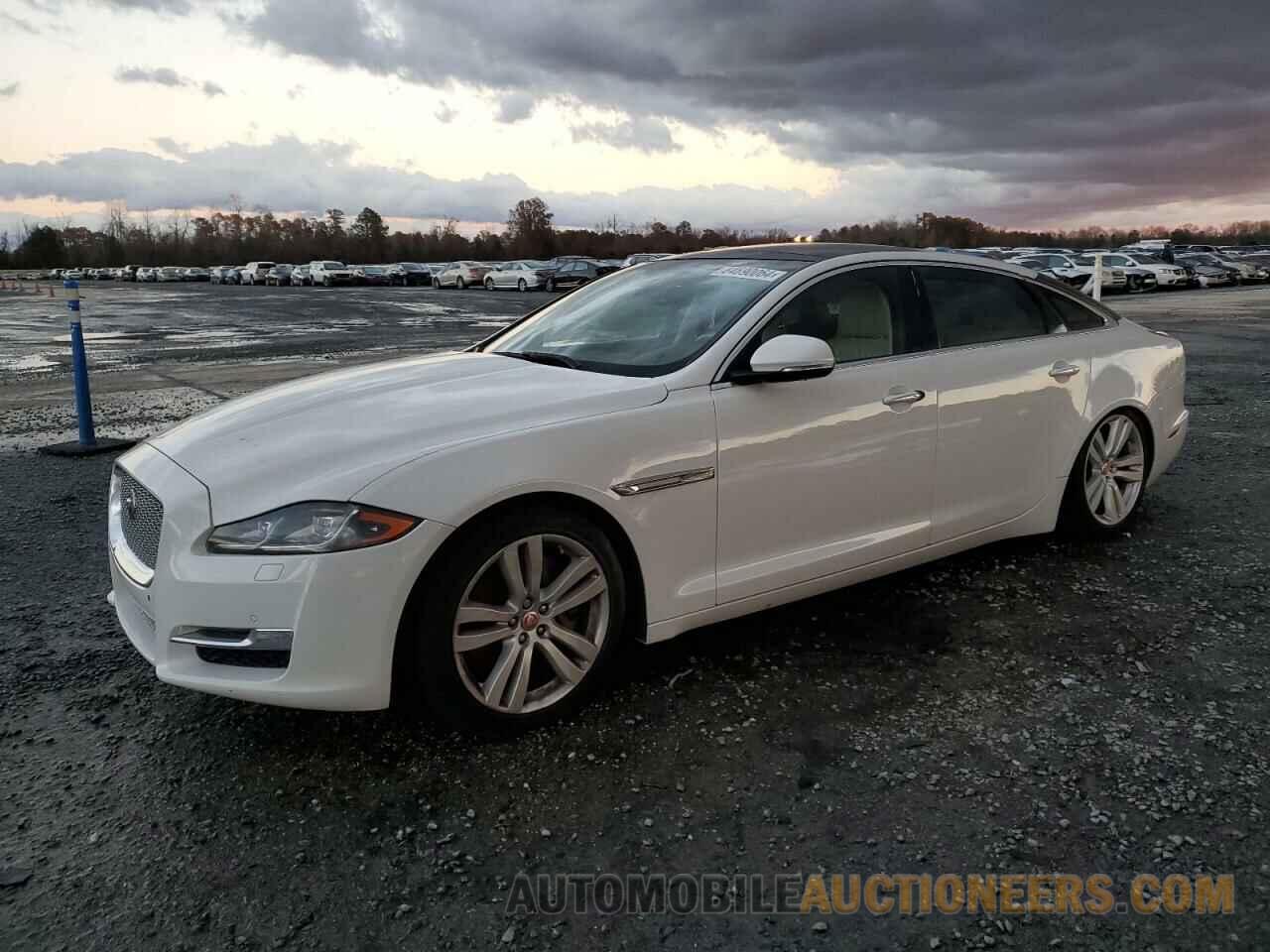 SAJWA2G72G8V99602 JAGUAR XJ 2016