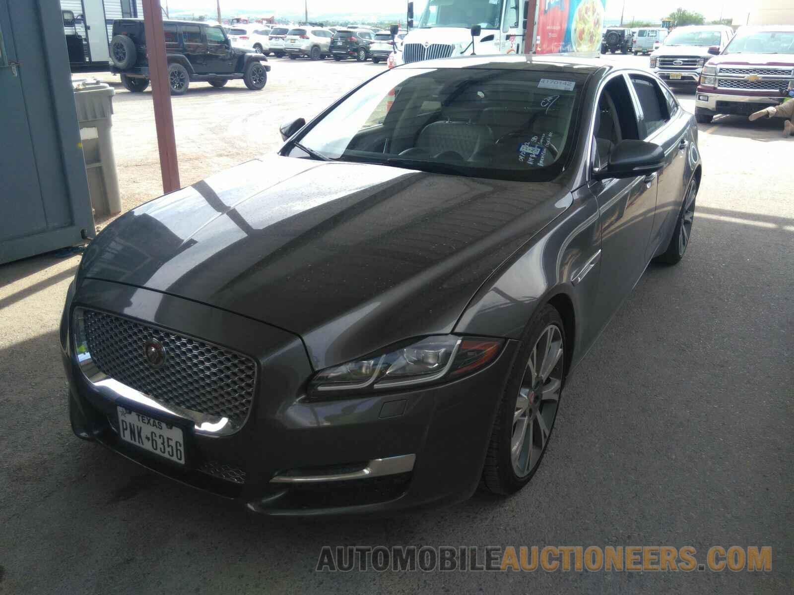 SAJWA2G75G8V92501 Jaguar XJ 2016