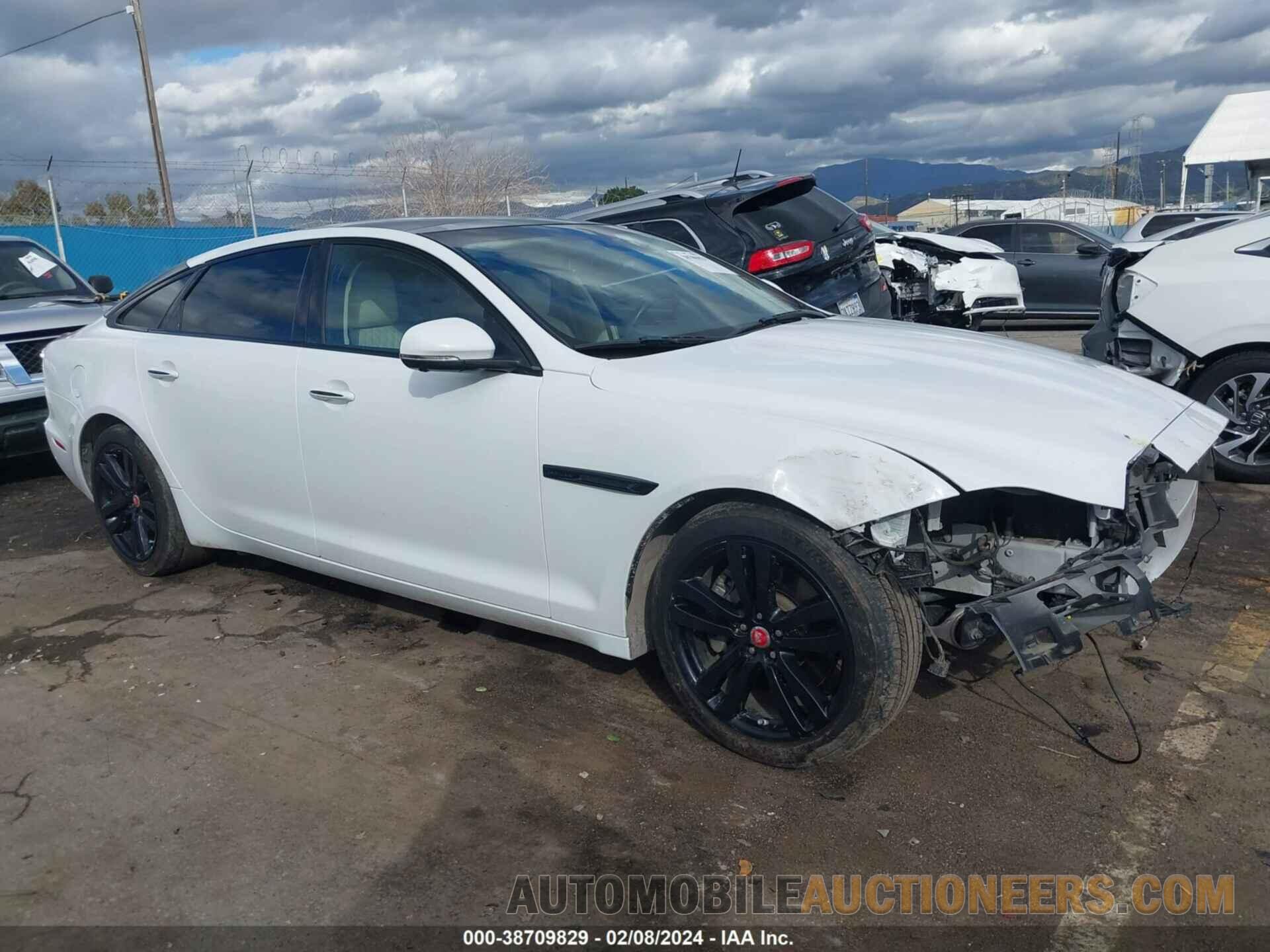 SAJWA2G78G8V99264 JAGUAR XJ 2016