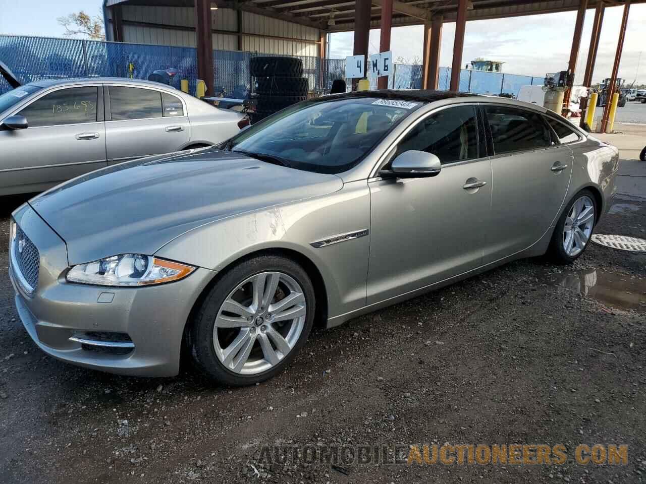 SAJWA2GB0CLV29477 JAGUAR XJ 2012