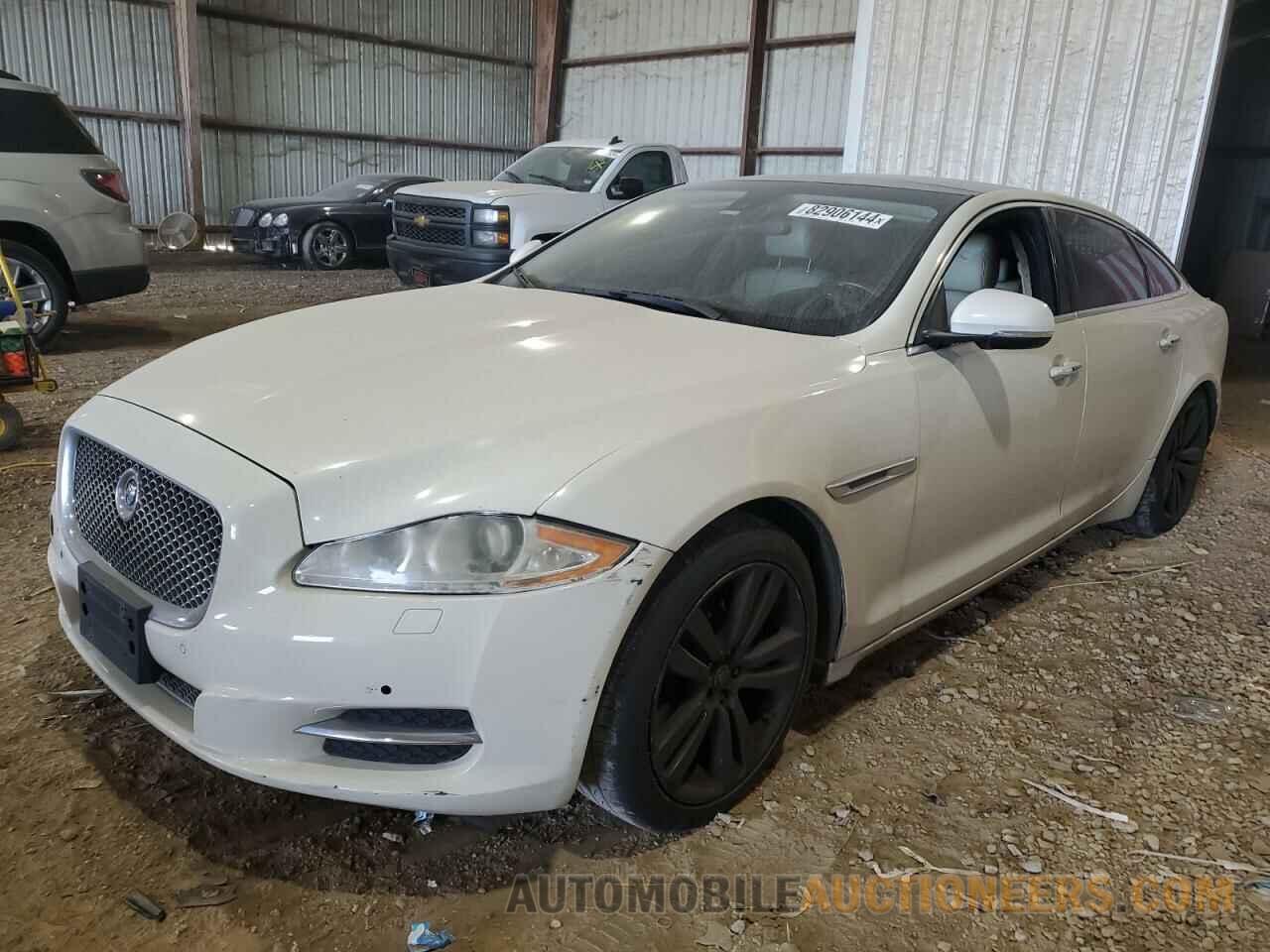 SAJWA2GB8BLV01828 JAGUAR XJ 2011