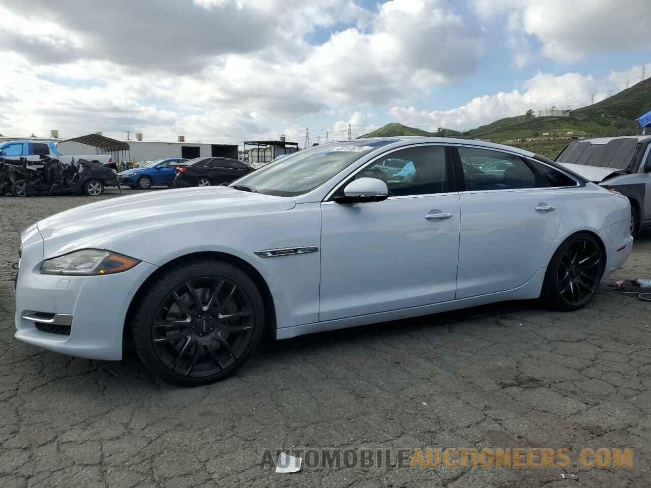 SAJWA2GE0GMW00705 JAGUAR XJ 2016