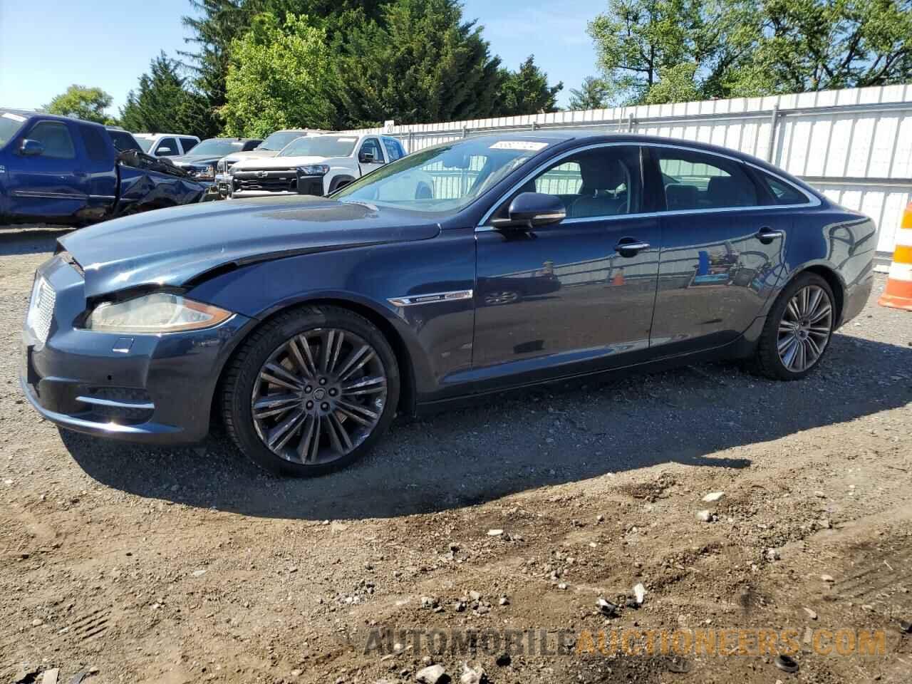 SAJWA2GE9BMV03091 JAGUAR XJ 2011