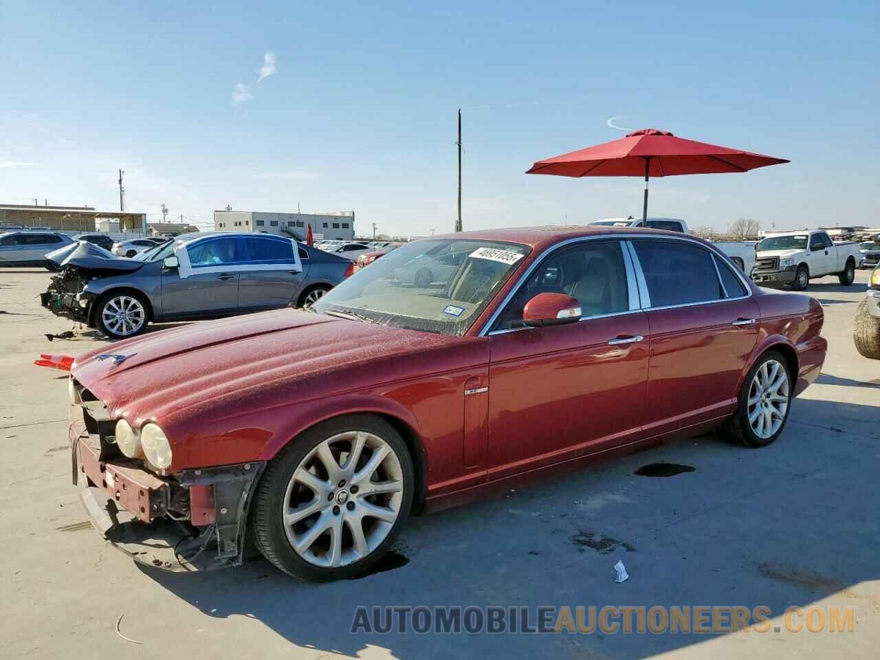 SAJWA79B58SH20211 JAGUAR XJ8 2008