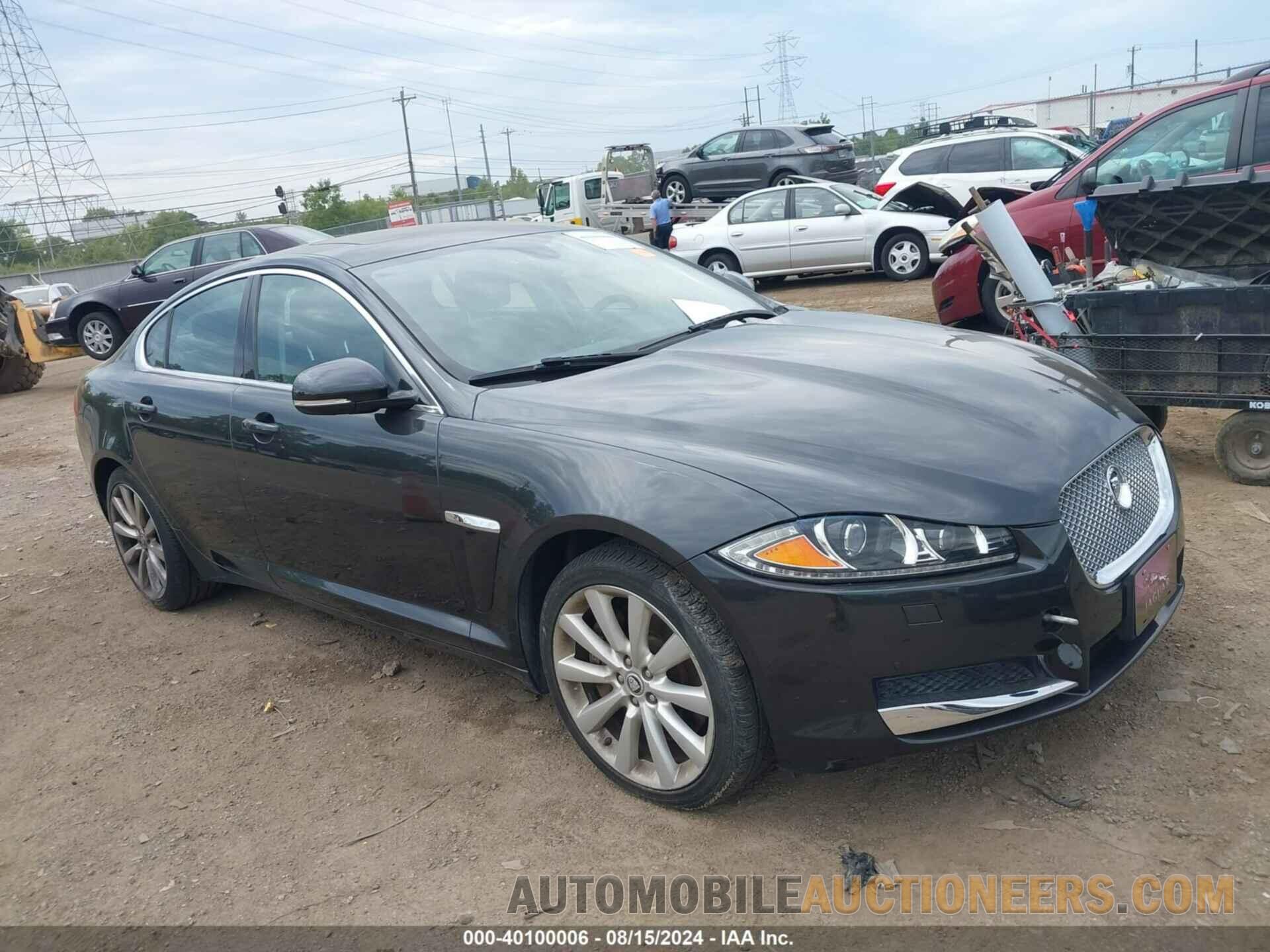 SAJWJ0EF0D8S83643 JAGUAR XF 2013