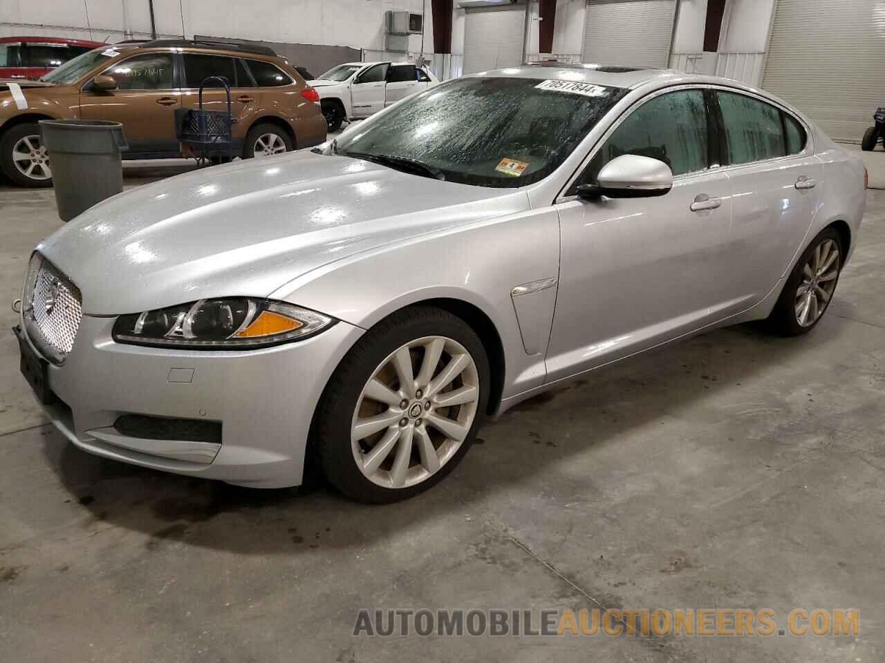 SAJWJ0EF4D8S83063 JAGUAR XF 2013