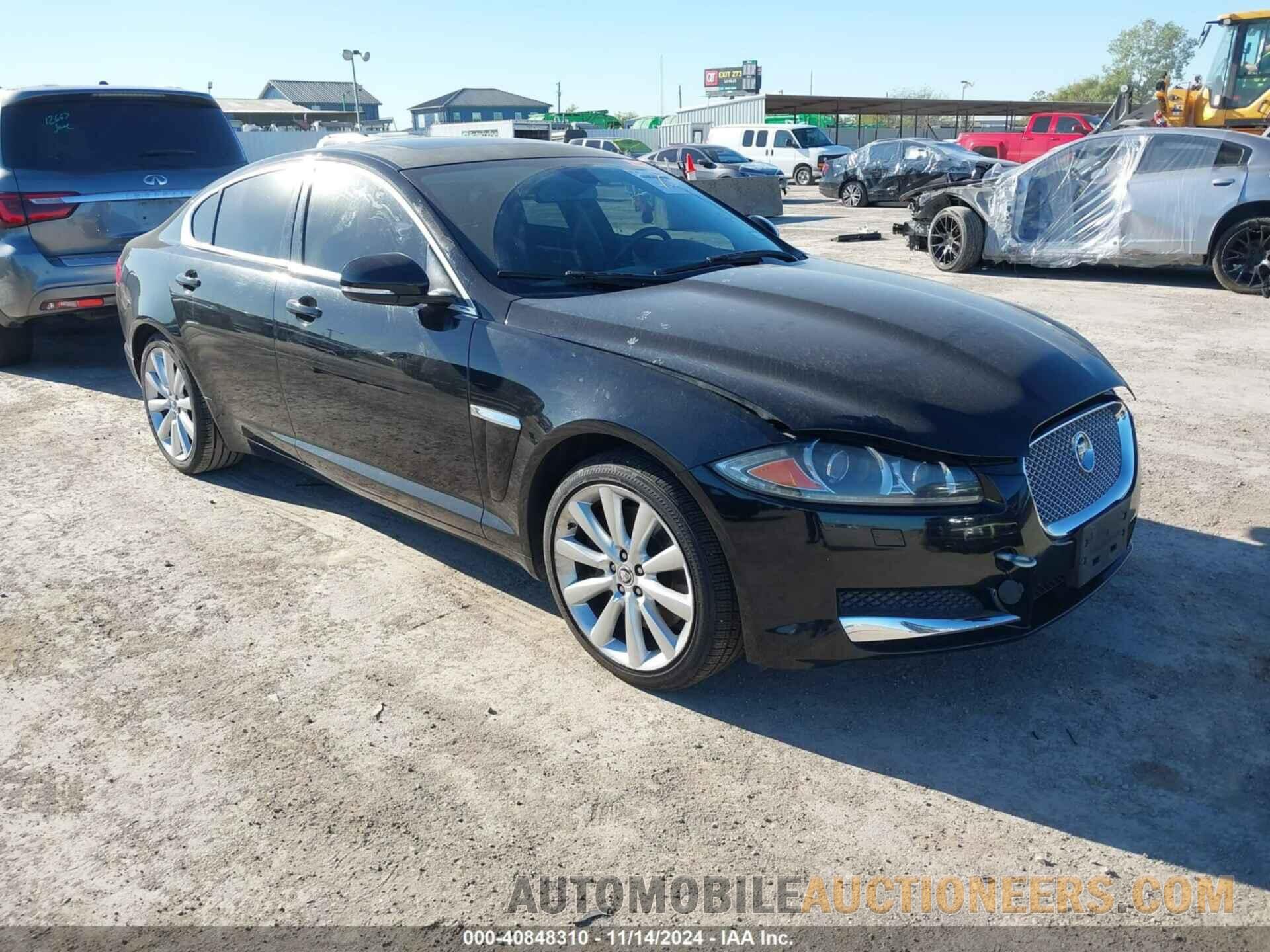 SAJWJ0EF5D8S81533 JAGUAR XF 2013