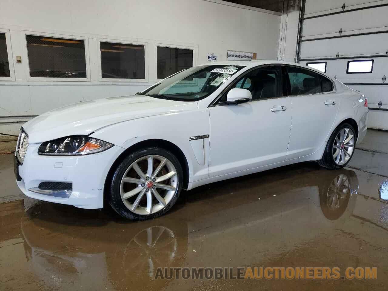 SAJWJ0FF0F8U48222 JAGUAR XF 2015