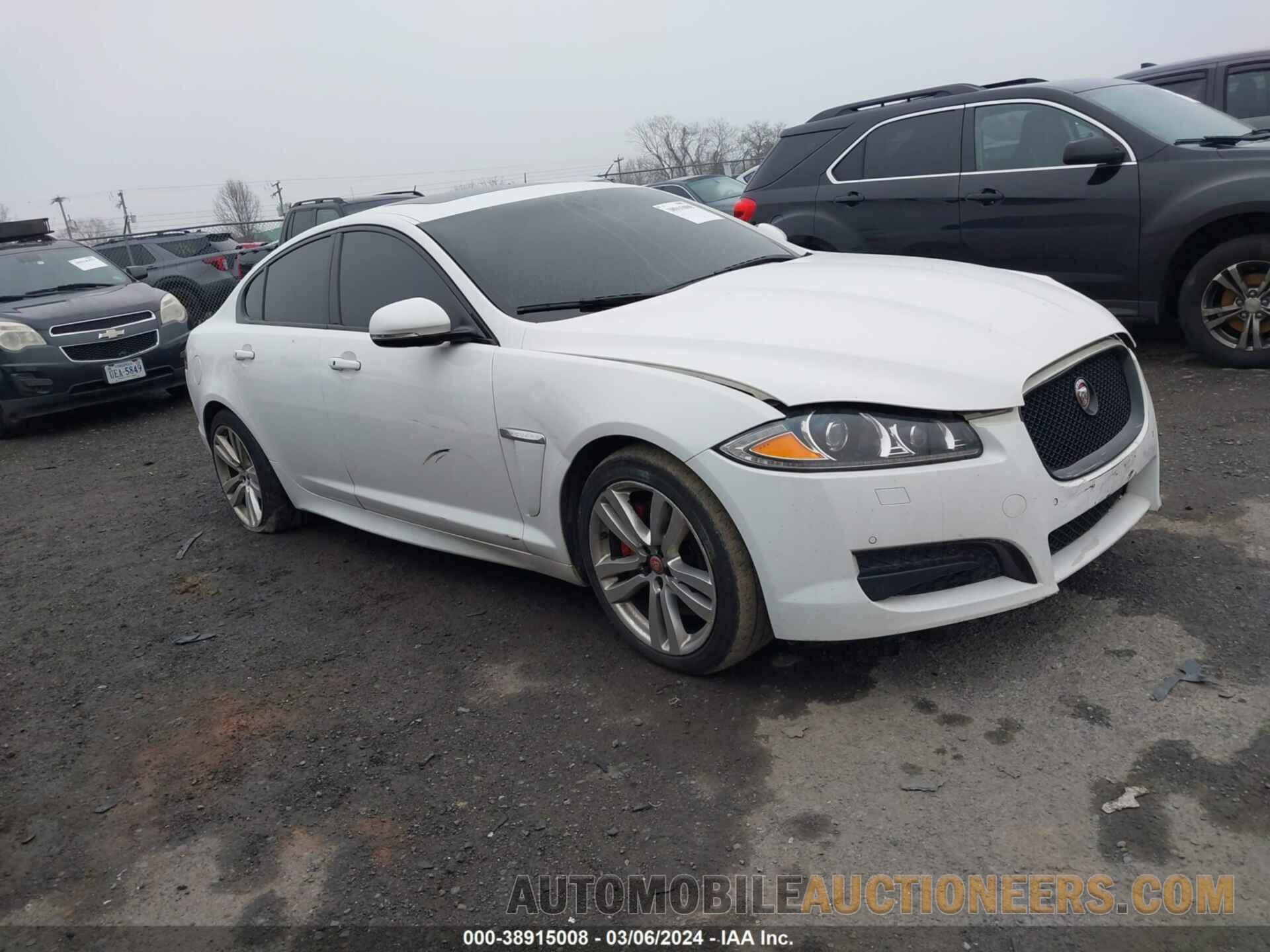 SAJWJ0FF1F8U48200 JAGUAR XF 2015