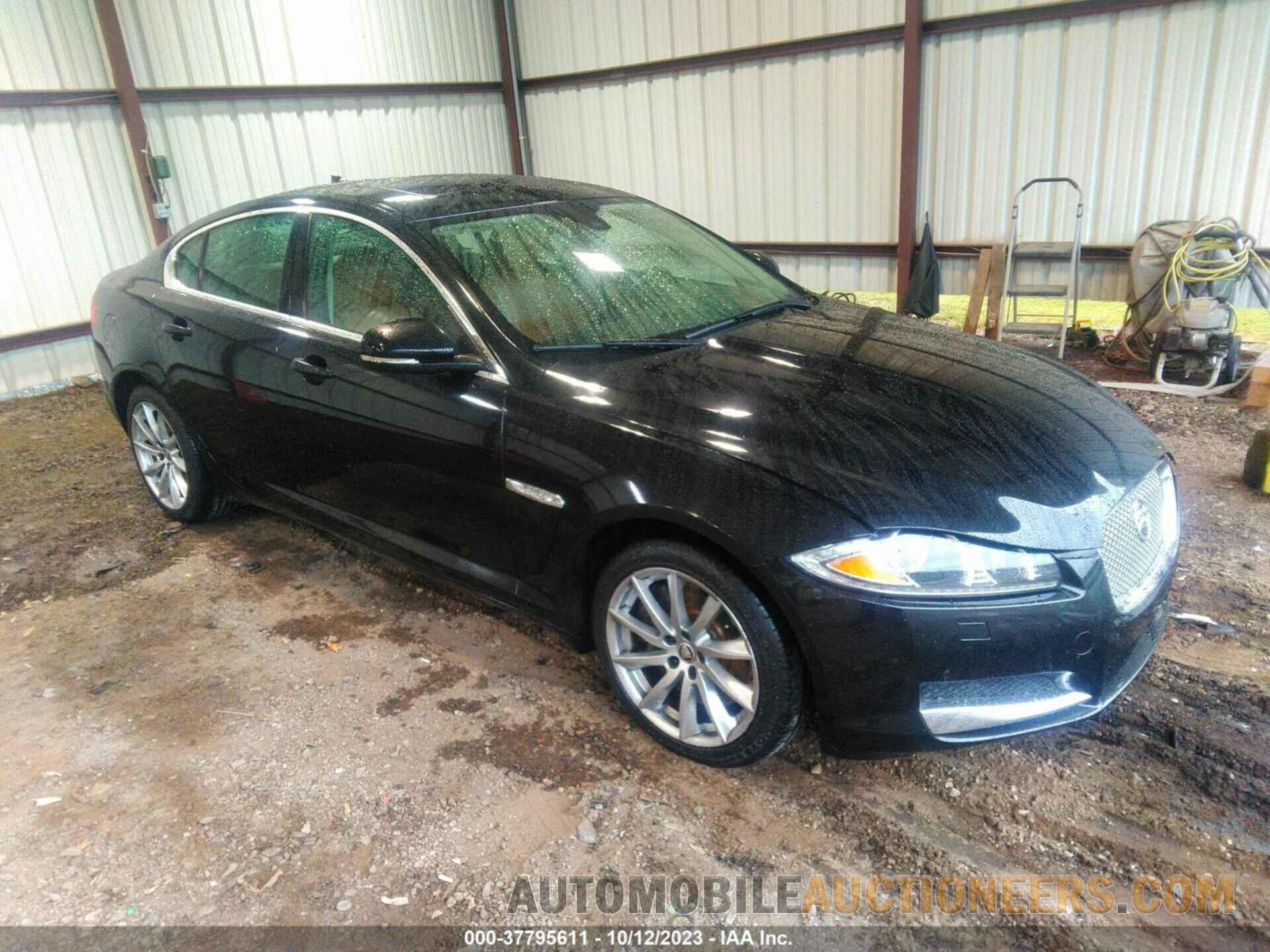 SAJWJ0FF1F8U55258 JAGUAR XF 2015