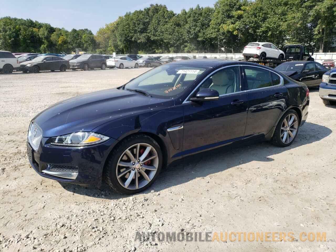 SAJWJ0FF2F8U68939 JAGUAR XF 2015