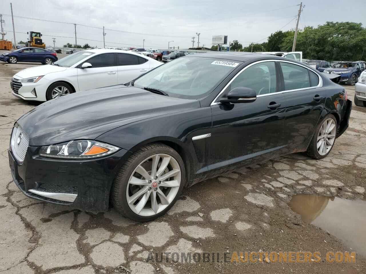 SAJWJ0FF2F8U76748 JAGUAR XF 2015