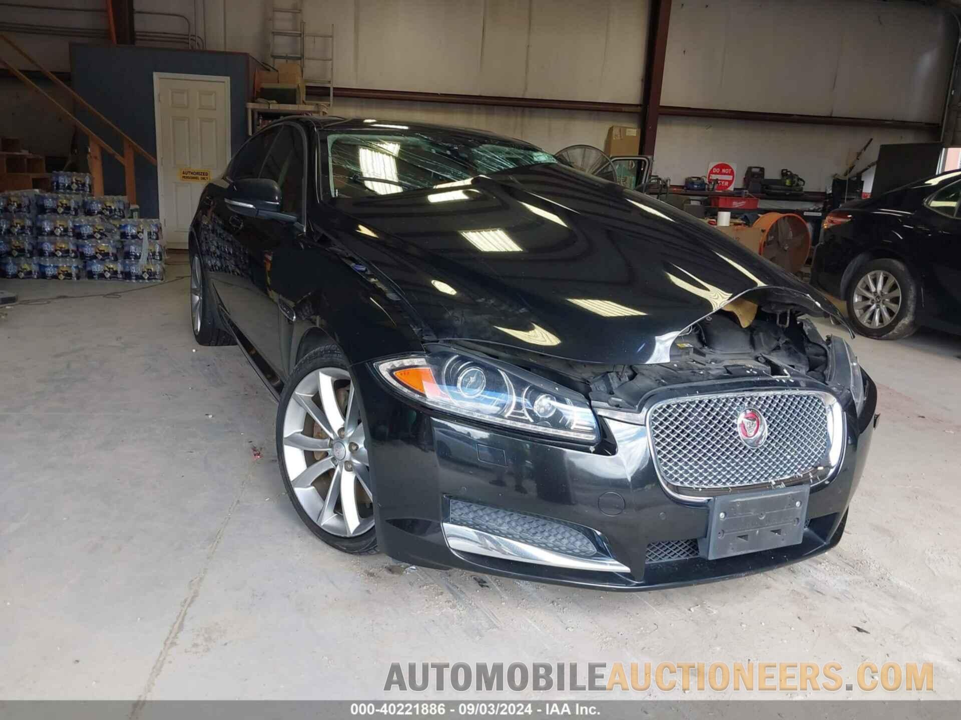 SAJWJ0FF4F8U68022 JAGUAR XF 2015