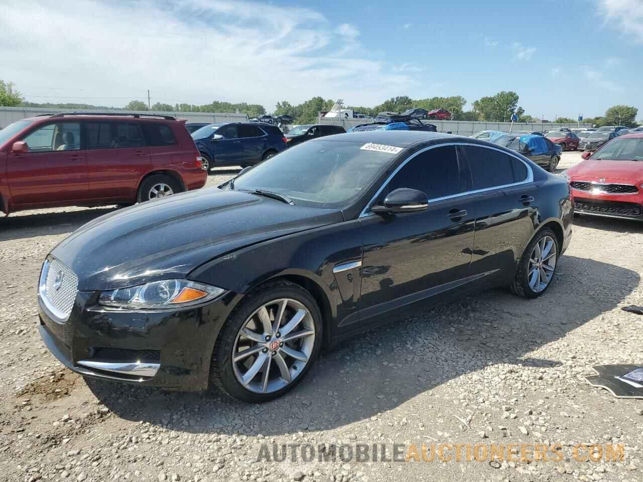 SAJWJ0FF4F8U70398 JAGUAR XF 2015