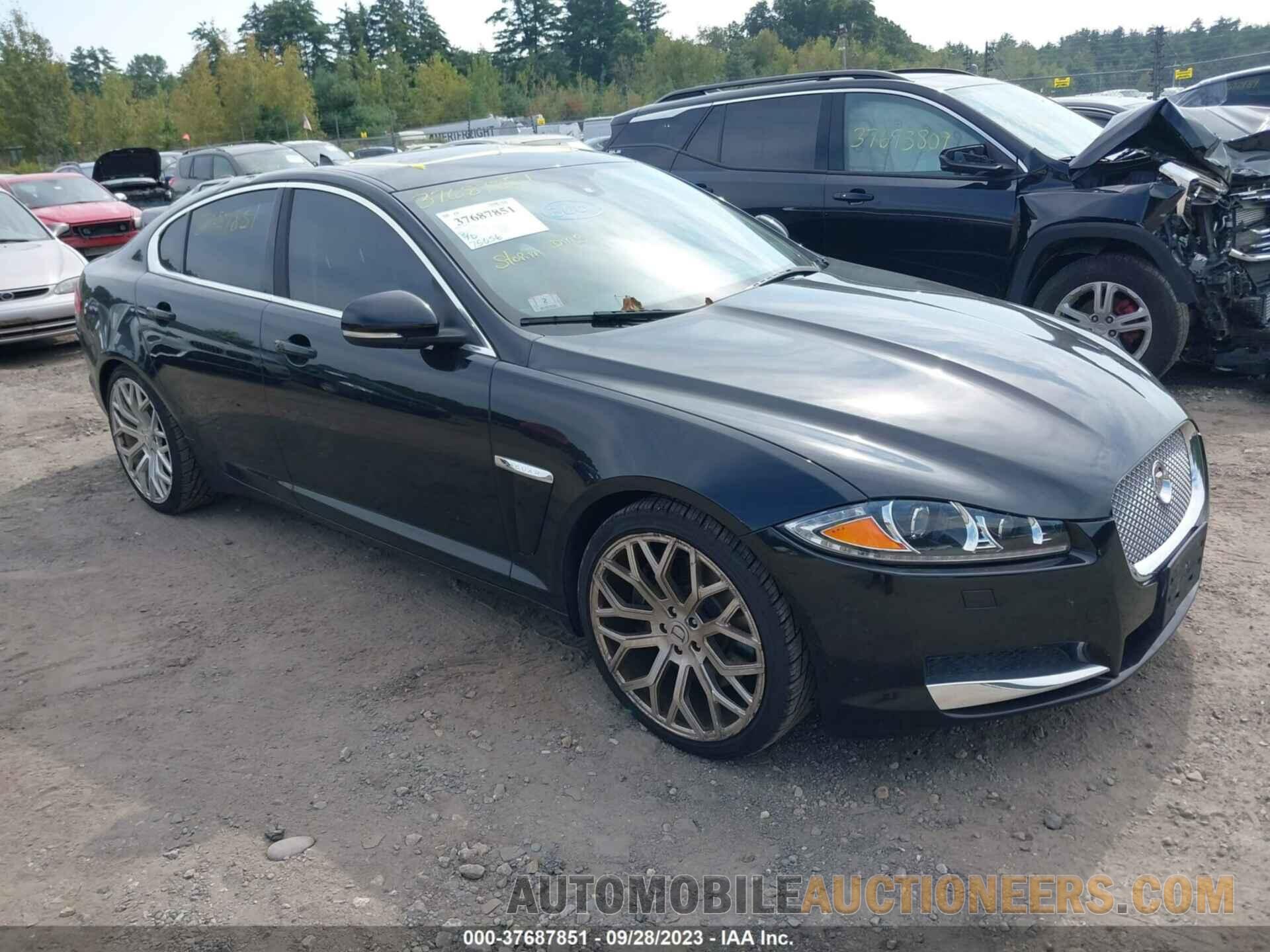 SAJWJ0FF5F8U61550 JAGUAR XF 2015