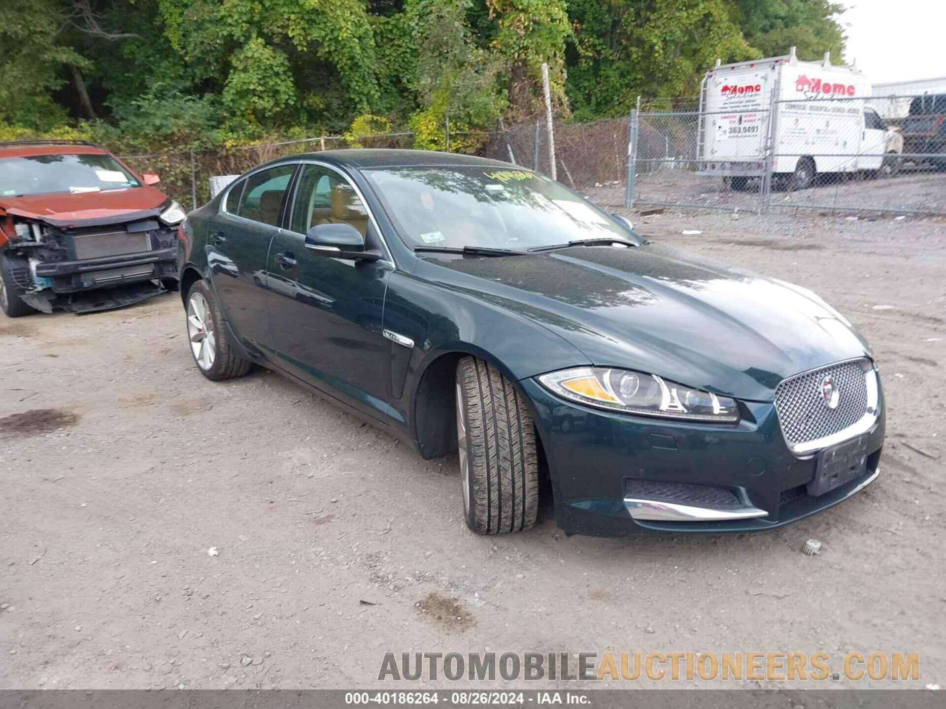 SAJWJ0FF6F8U55580 JAGUAR XF 2015