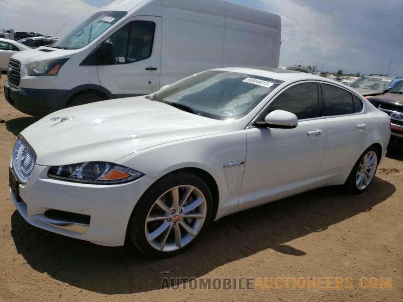 SAJWJ0FF8F8U71828 JAGUAR XF 2015