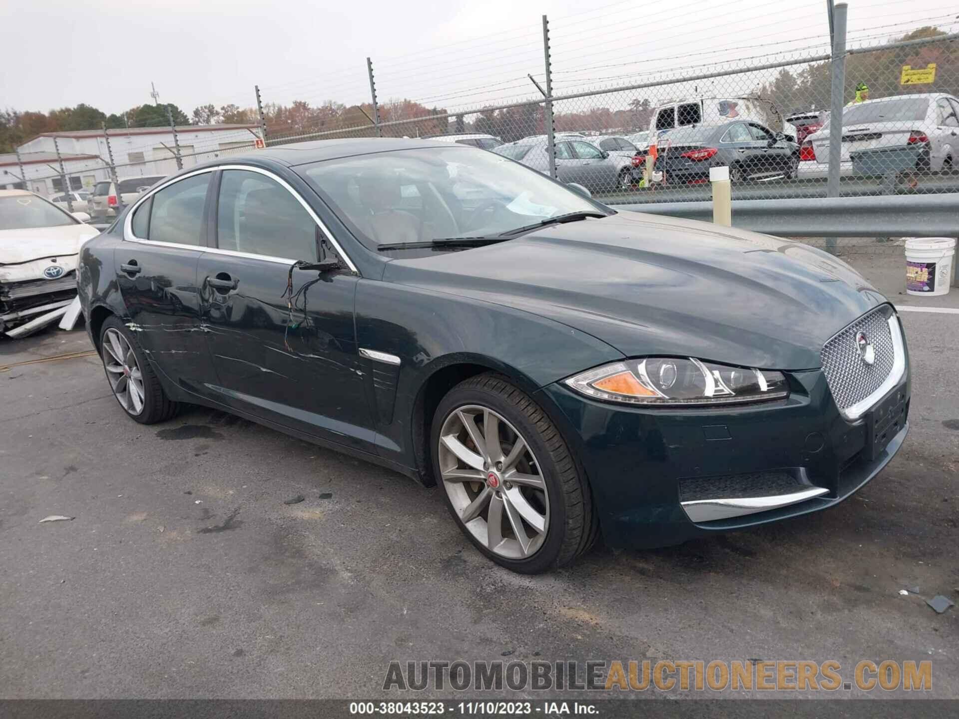 SAJWJ0FF8F8U76611 JAGUAR XF 2015