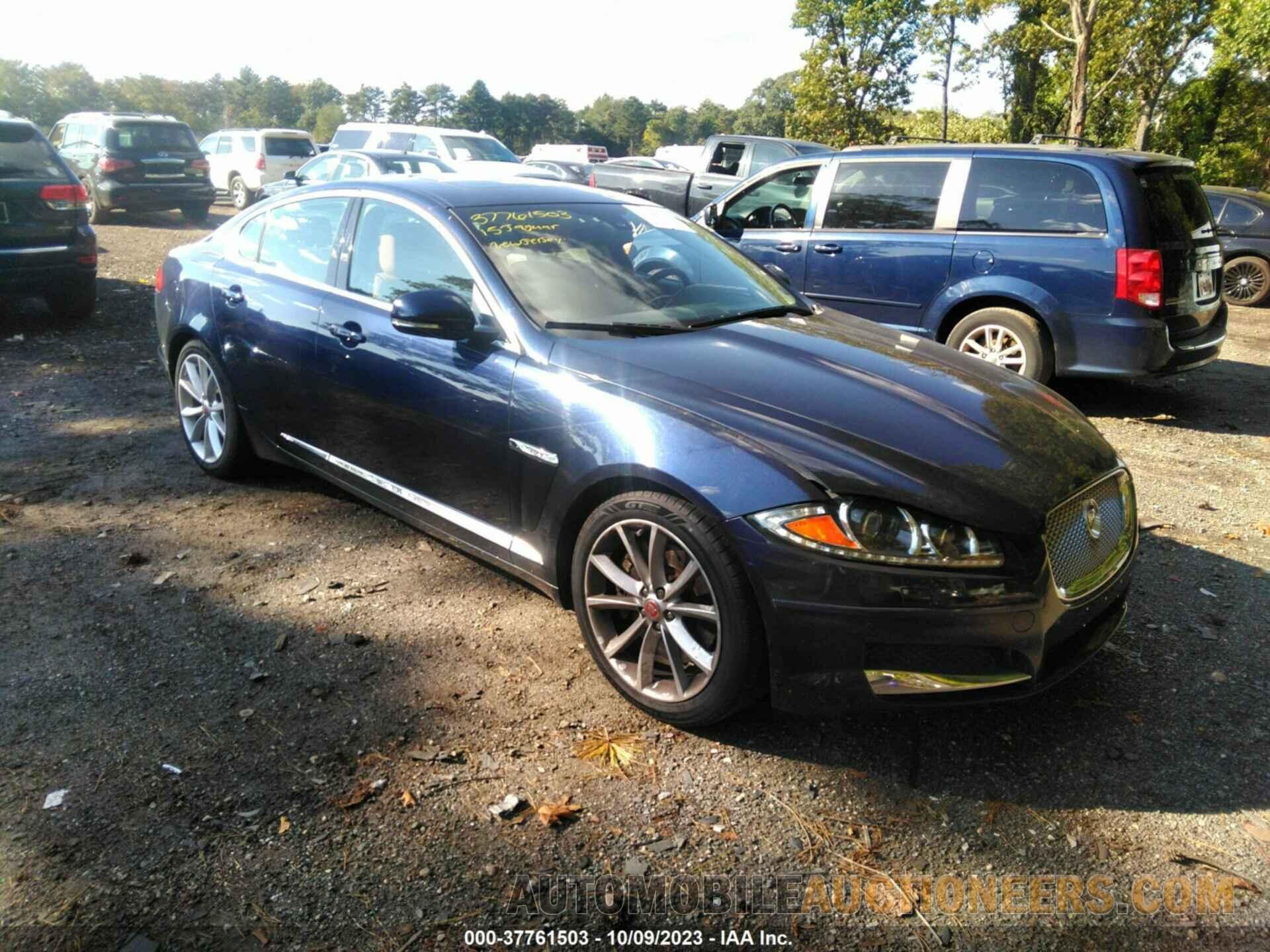 SAJWJ0FF9F8U51913 JAGUAR XF 2015