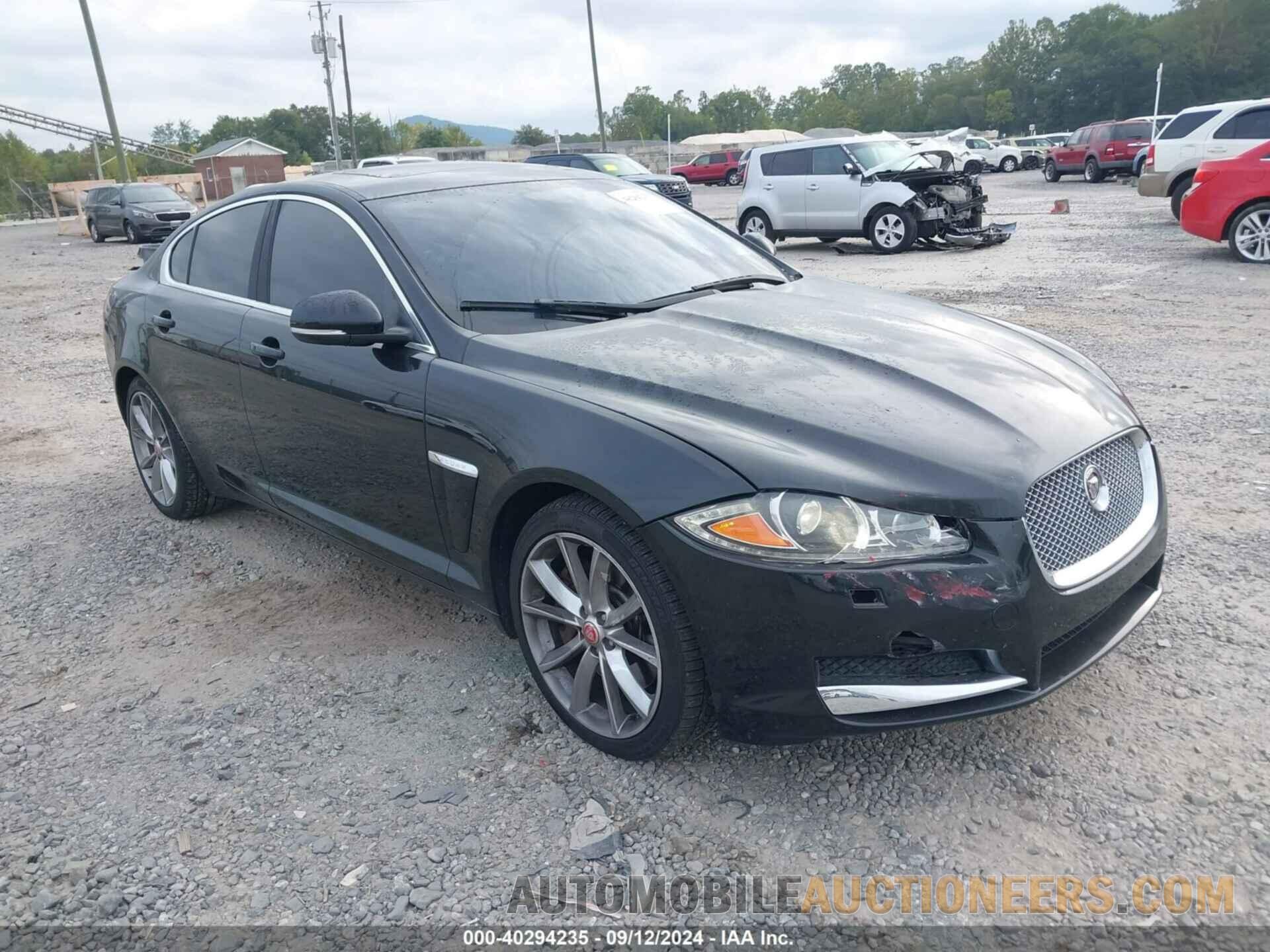 SAJWJ0FF9F8U64743 JAGUAR XF 2015