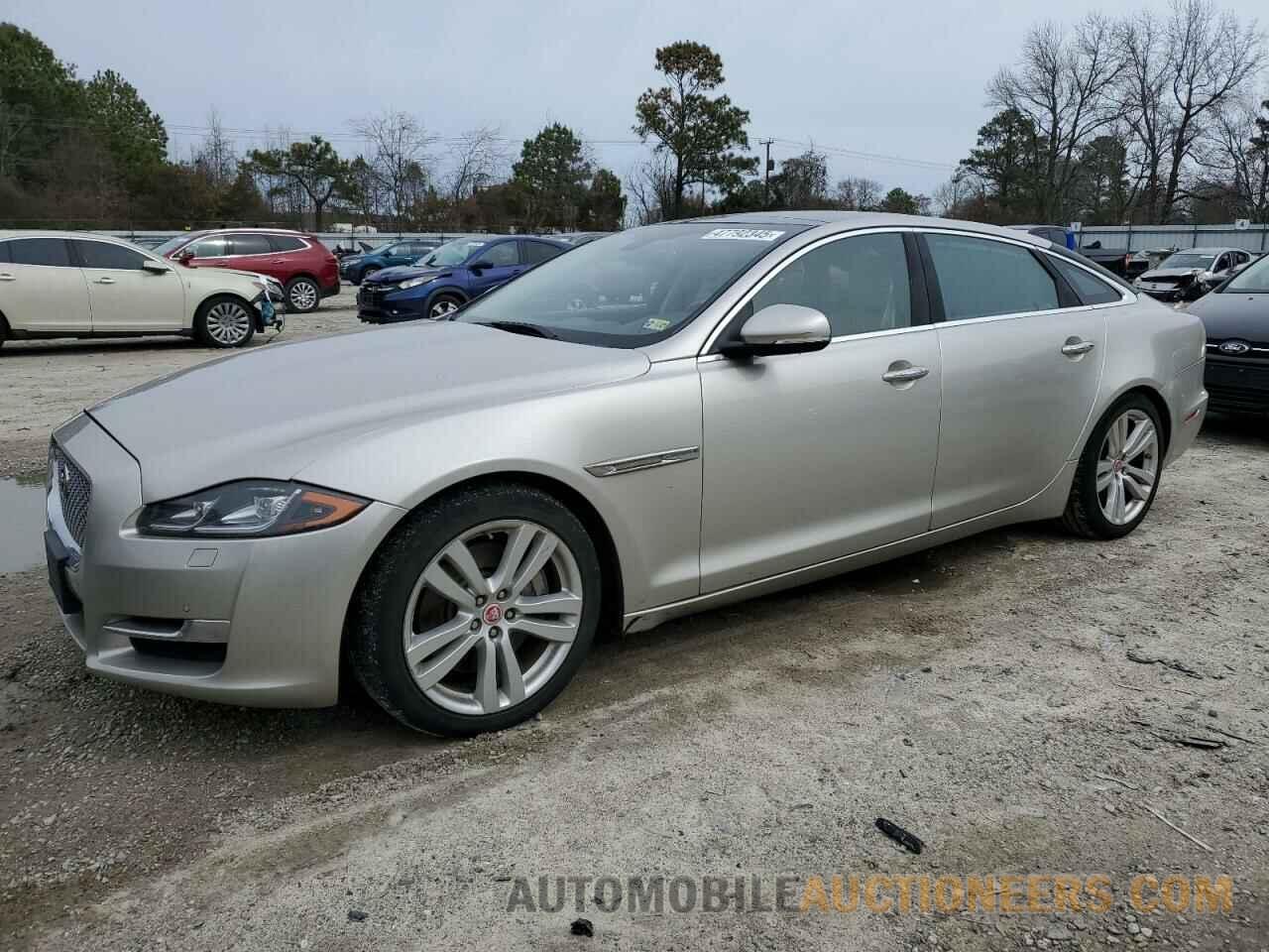 SAJWJ2GDXH8W09509 JAGUAR XJ 2017