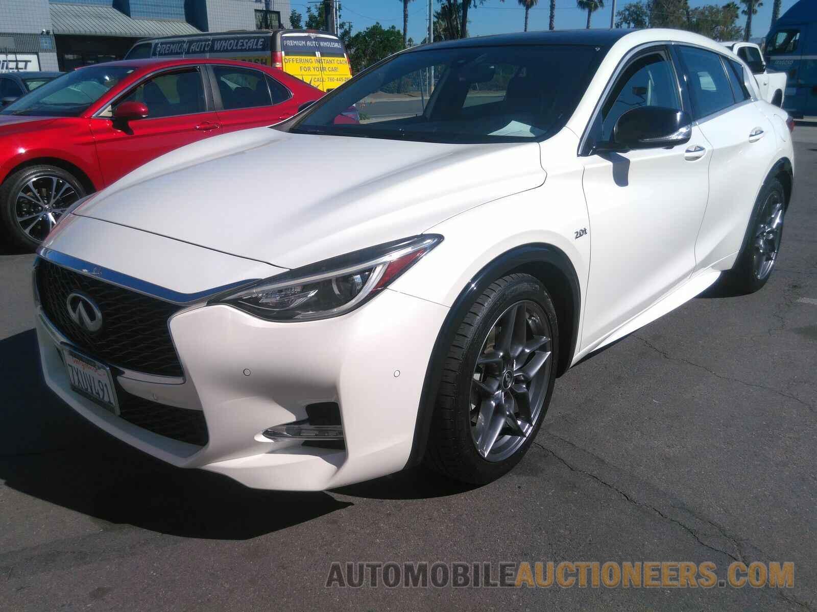 SJKCH5CP8HA030975 INFINITI QX30 2017