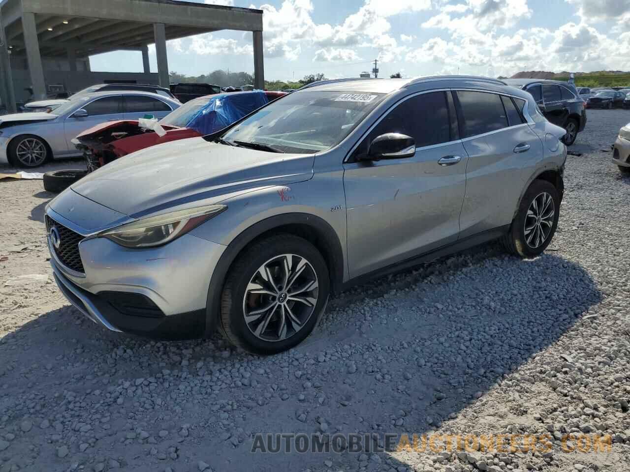 SJKCH5CR3HA033560 INFINITI QX30 2017