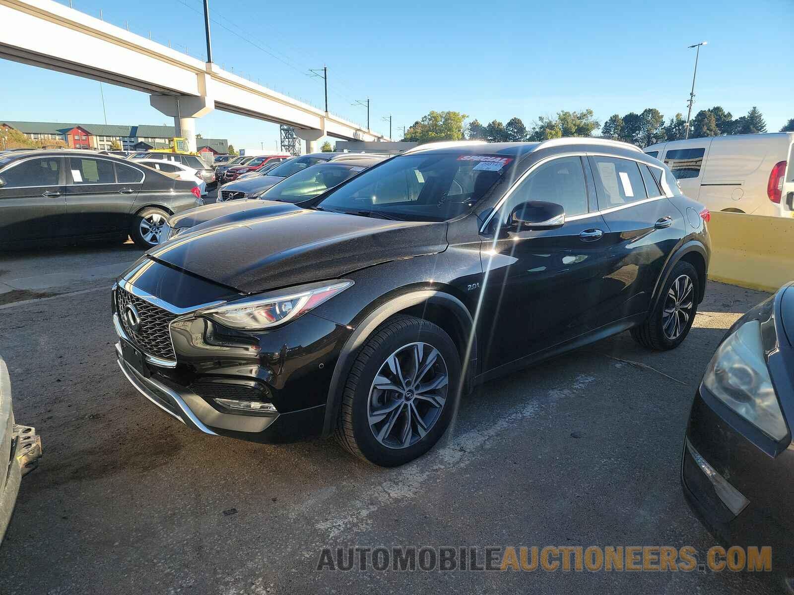 SJKCH5CR6HA028398 INFINITI QX30 2017