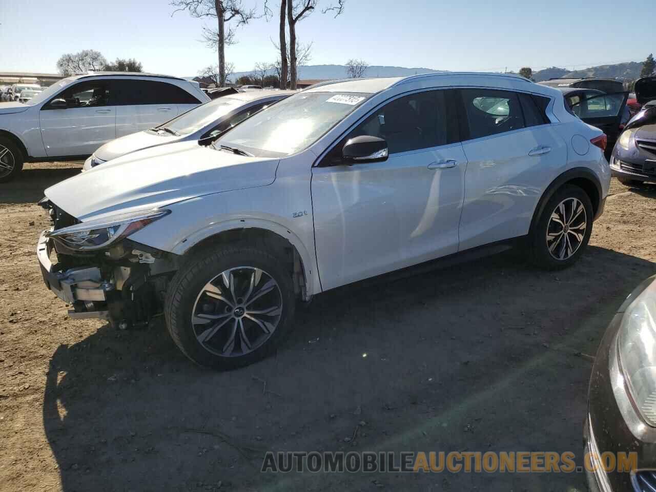 SJKCH5CR8JA055706 INFINITI QX30 2018