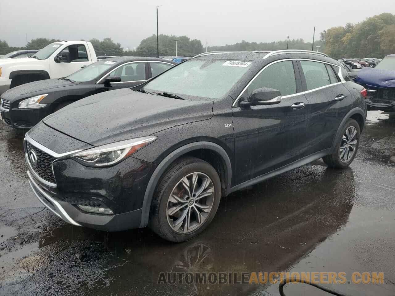 SJKCH5CR9HA037063 INFINITI QX30 2017