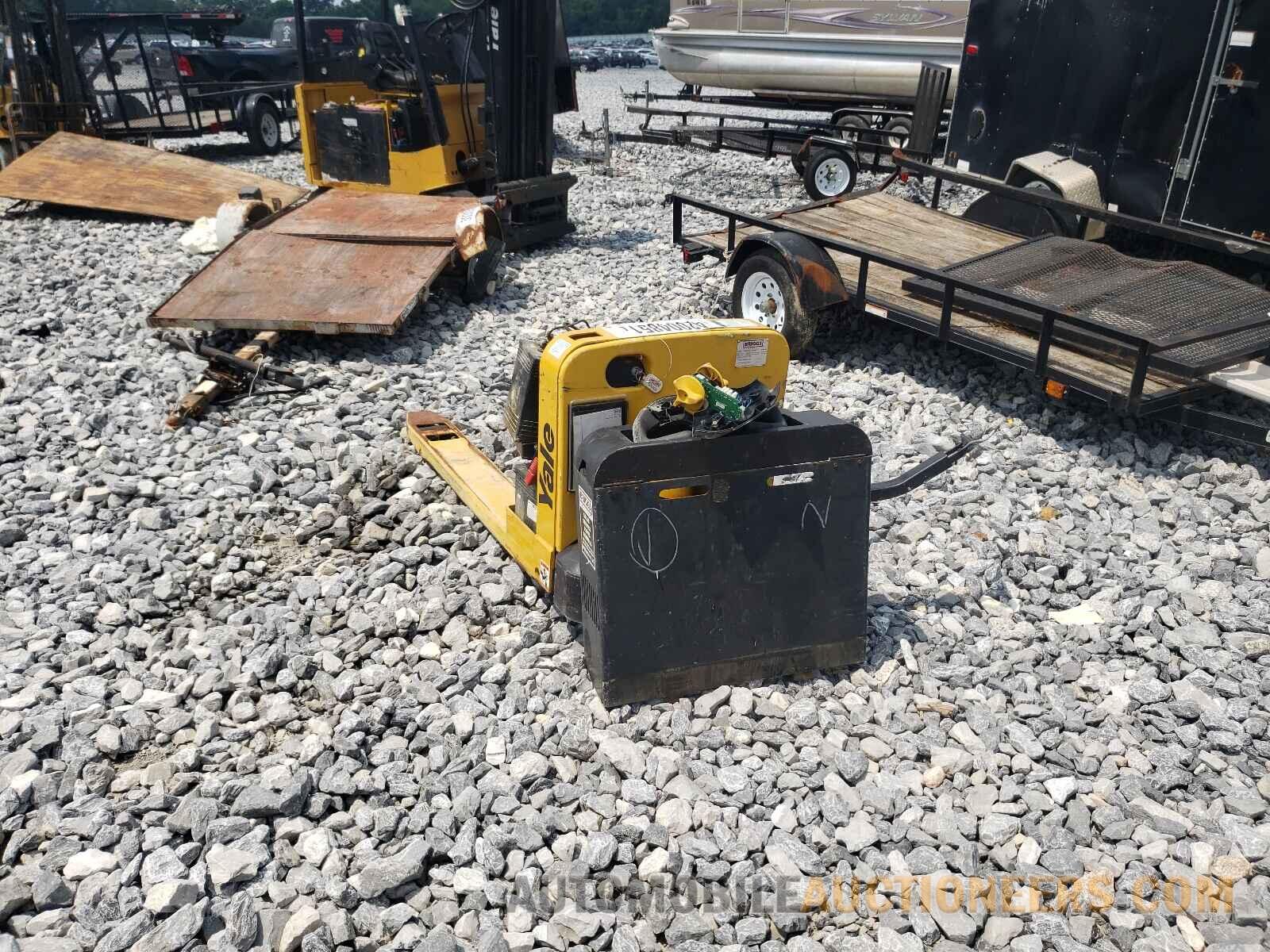 V YALE FORKLIFT 2000