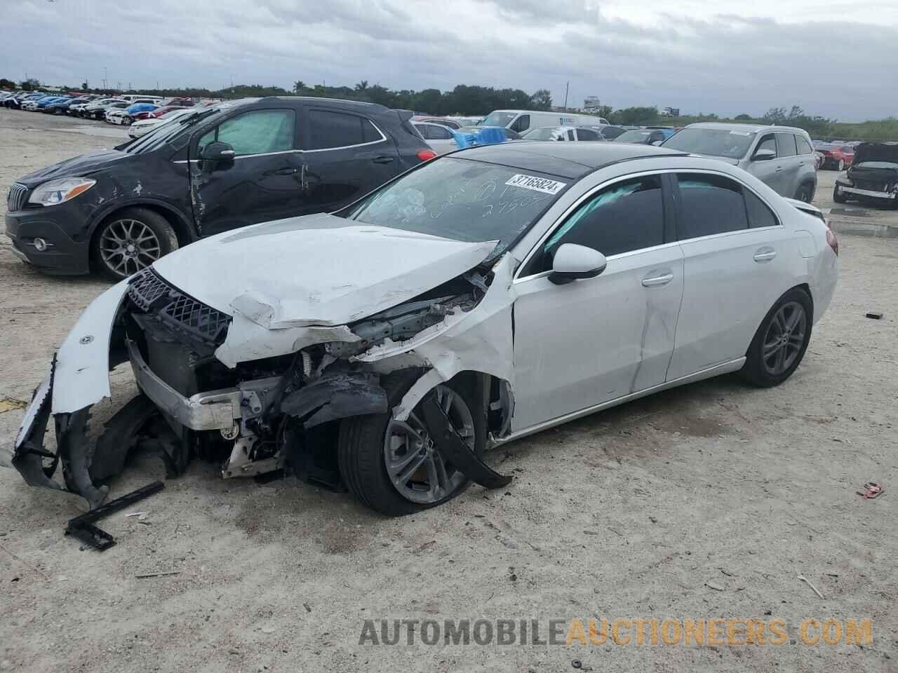 W1K3G4EB1LJ201565 MERCEDES-BENZ A-CLASS 2020