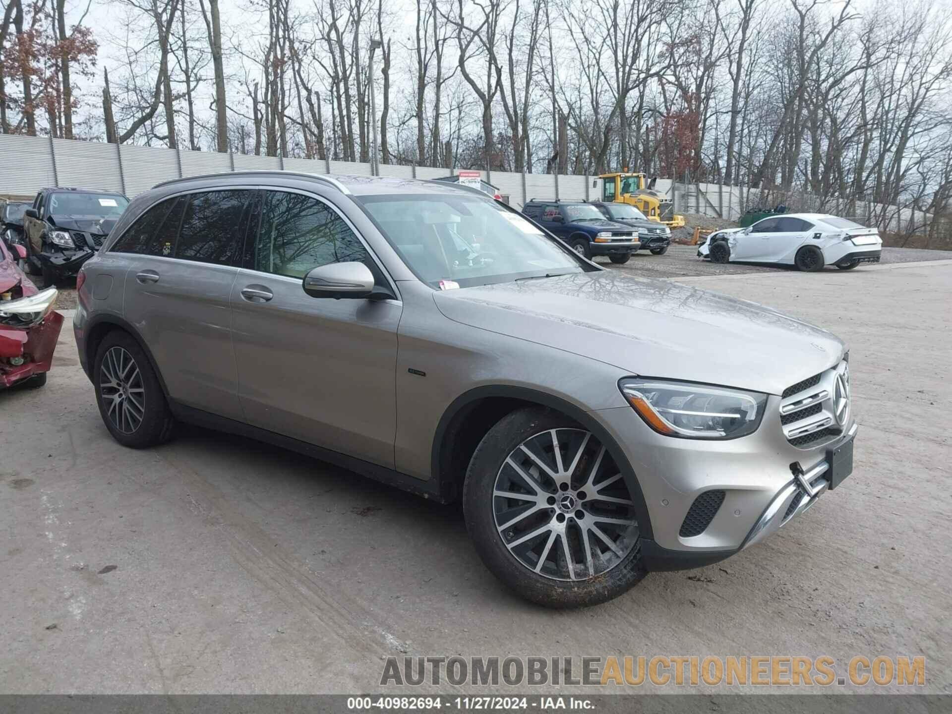 W1N0G5DB8LF809924 MERCEDES-BENZ GLC 350E 2020